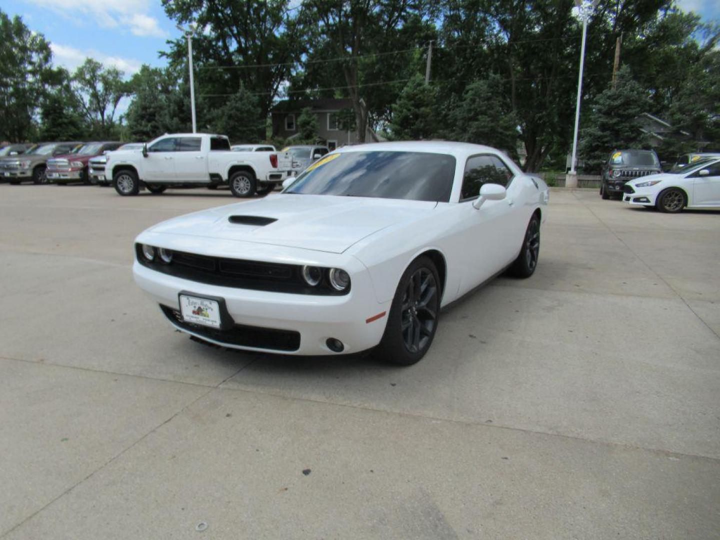 2022 WHITE DODGE CHALLENGER GT (2C3CDZJG0NH) with an 3.6L engine, Automatic transmission, located at 908 SE 14th Street, Des Moines, IA, 50317, (515) 281-0330, 41.580303, -93.597046 - Photo#0