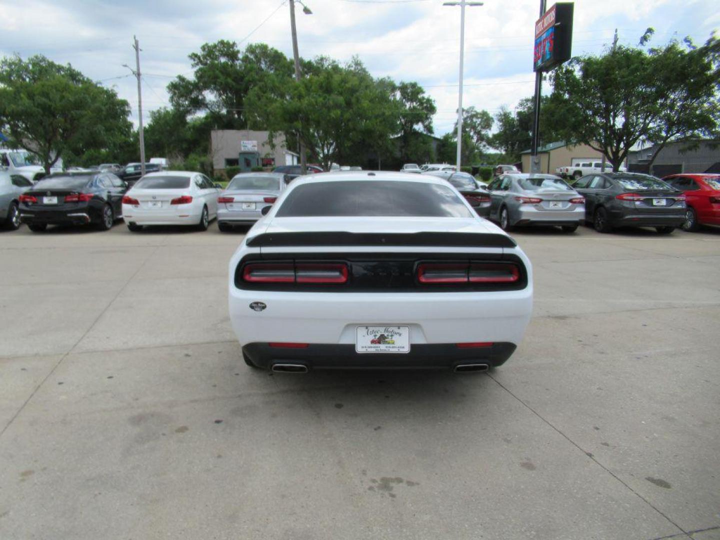 2022 WHITE DODGE CHALLENGER GT (2C3CDZJG0NH) with an 3.6L engine, Automatic transmission, located at 908 SE 14th Street, Des Moines, IA, 50317, (515) 281-0330, 41.580303, -93.597046 - Photo#5