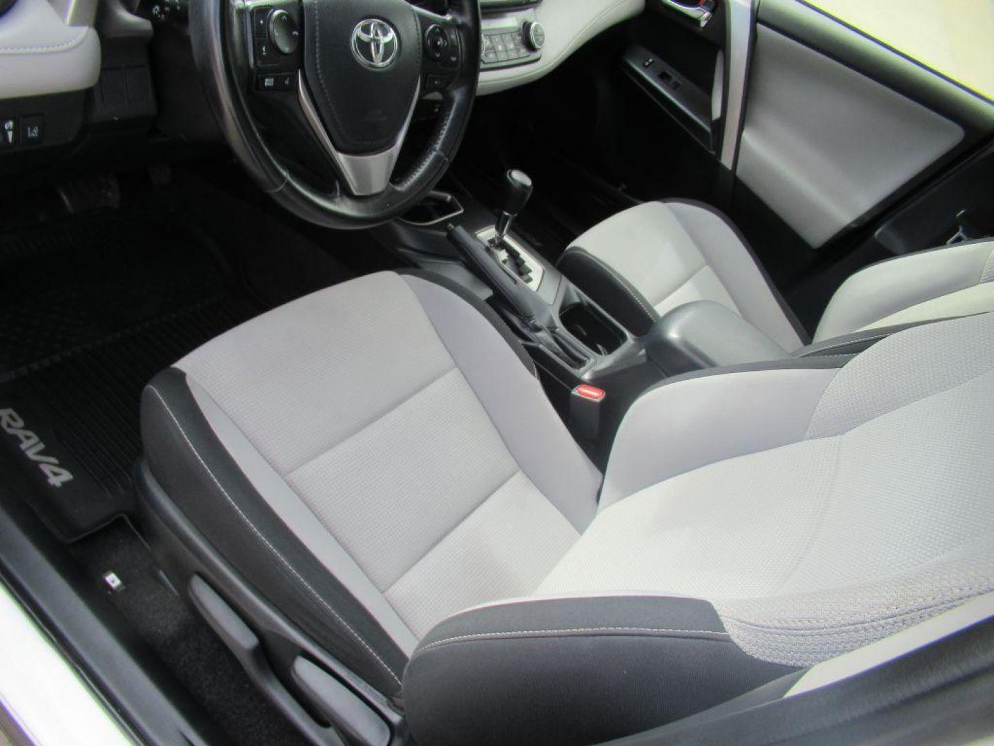 2017 WHITE TOYOTA RAV4 HV LE (JTMRJREV1HD) with an 2.5L engine, Continuously Variable transmission, located at 908 SE 14th Street, Des Moines, IA, 50317, (515) 281-0330, 41.580303, -93.597046 - Photo#16