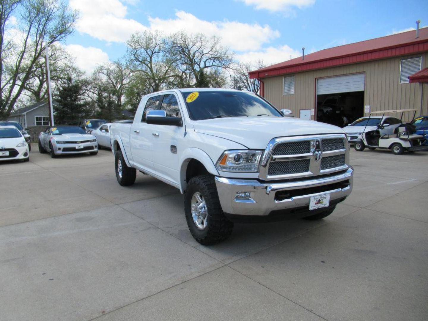 2013 WHITE RAM 2500 LONGHORN (3C6UR5PLXDG) with an 6.7L engine, Automatic transmission, located at 908 SE 14th Street, Des Moines, IA, 50317, (515) 281-0330, 41.580303, -93.597046 - Photo#2