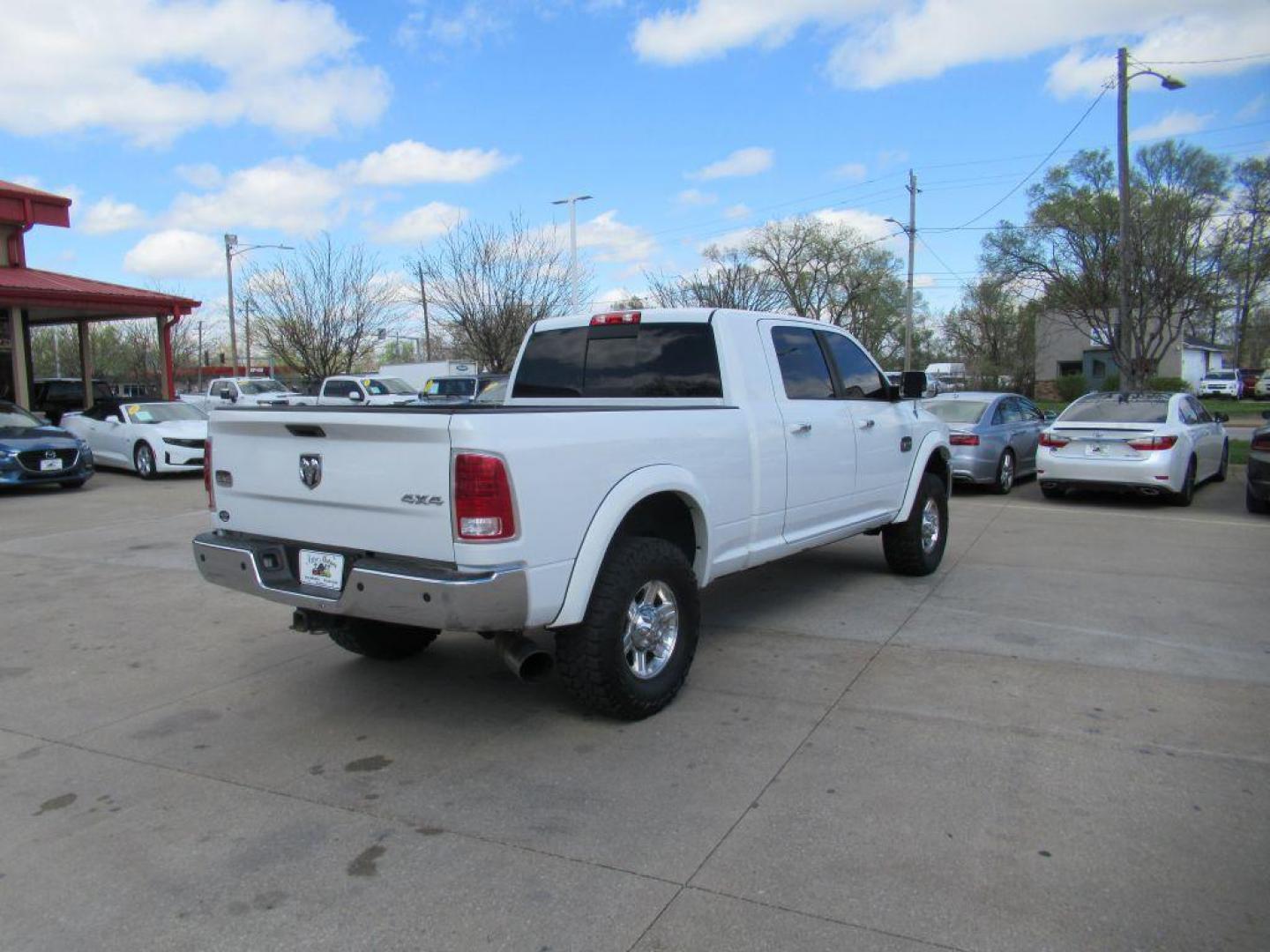 2013 WHITE RAM 2500 LONGHORN (3C6UR5PLXDG) with an 6.7L engine, Automatic transmission, located at 908 SE 14th Street, Des Moines, IA, 50317, (515) 281-0330, 41.580303, -93.597046 - Photo#4