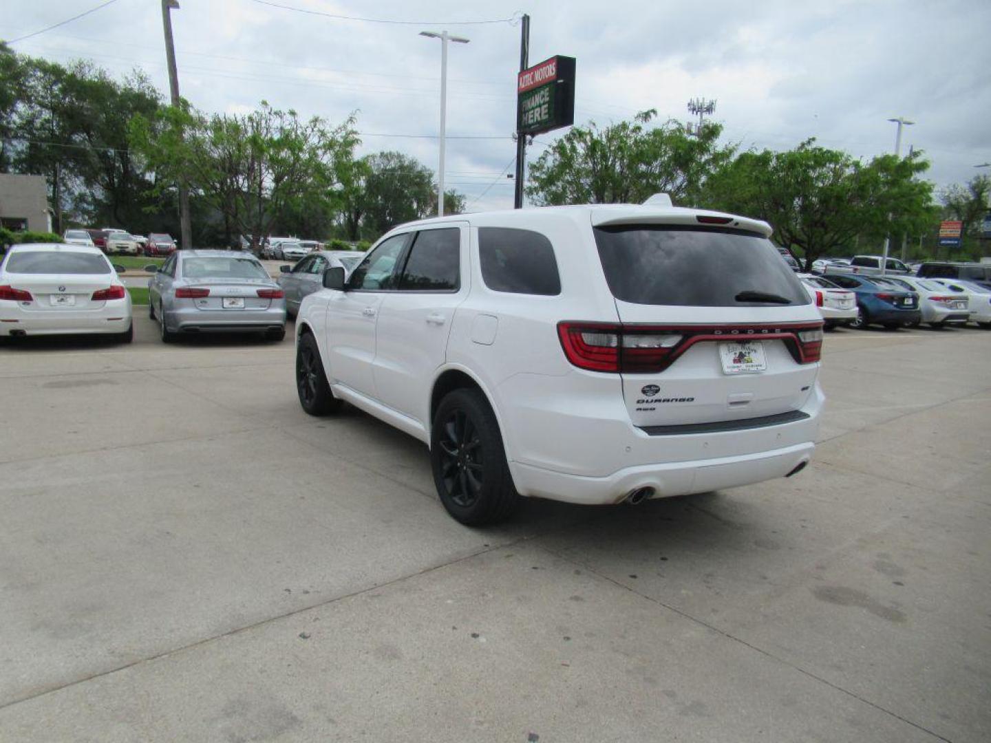 2017 WHITE DODGE DURANGO GT (1C4RDJDG0HC) with an 3.6L engine, Automatic transmission, located at 908 SE 14th Street, Des Moines, IA, 50317, (515) 281-0330, 41.580303, -93.597046 - Photo#6