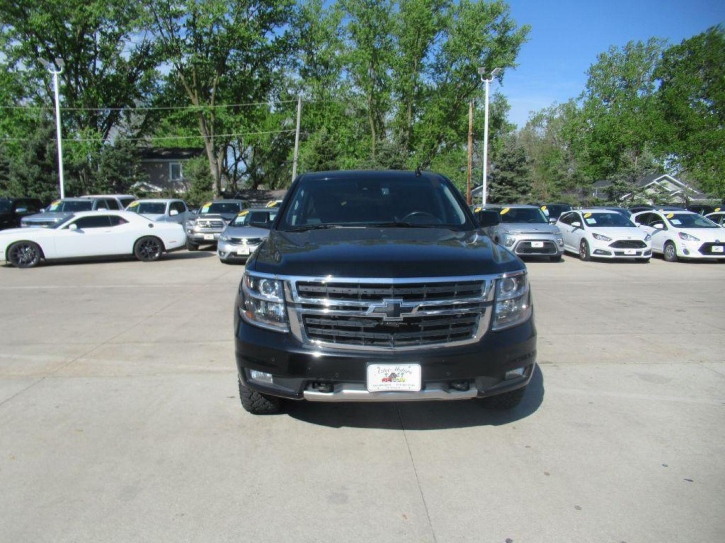 2015 BLACK CHEVROLET TAHOE 1500 LT (1GNSKBKC3FR) with an 5.3L engine, Automatic transmission, located at 908 SE 14th Street, Des Moines, IA, 50317, (515) 281-0330, 41.580303, -93.597046 - Photo#1