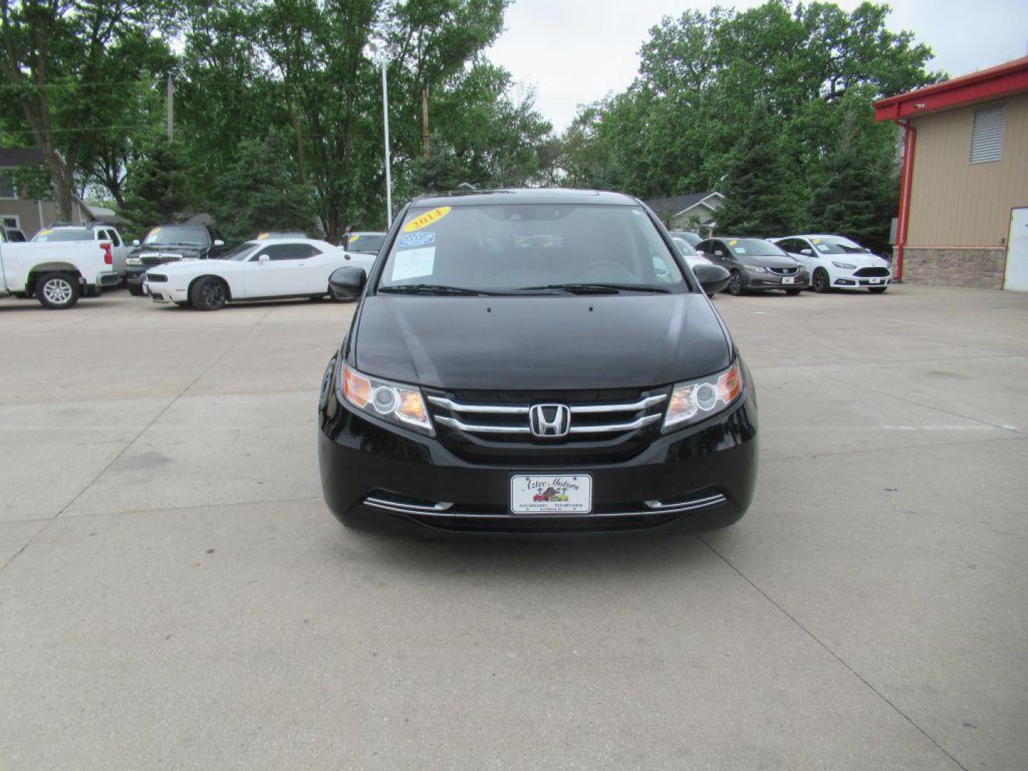 2014 BLACK HONDA ODYSSEY EXL (5FNRL5H64EB) with an 3.5L engine, Automatic transmission, located at 908 SE 14th Street, Des Moines, IA, 50317, (515) 281-0330, 41.580303, -93.597046 - Photo#1