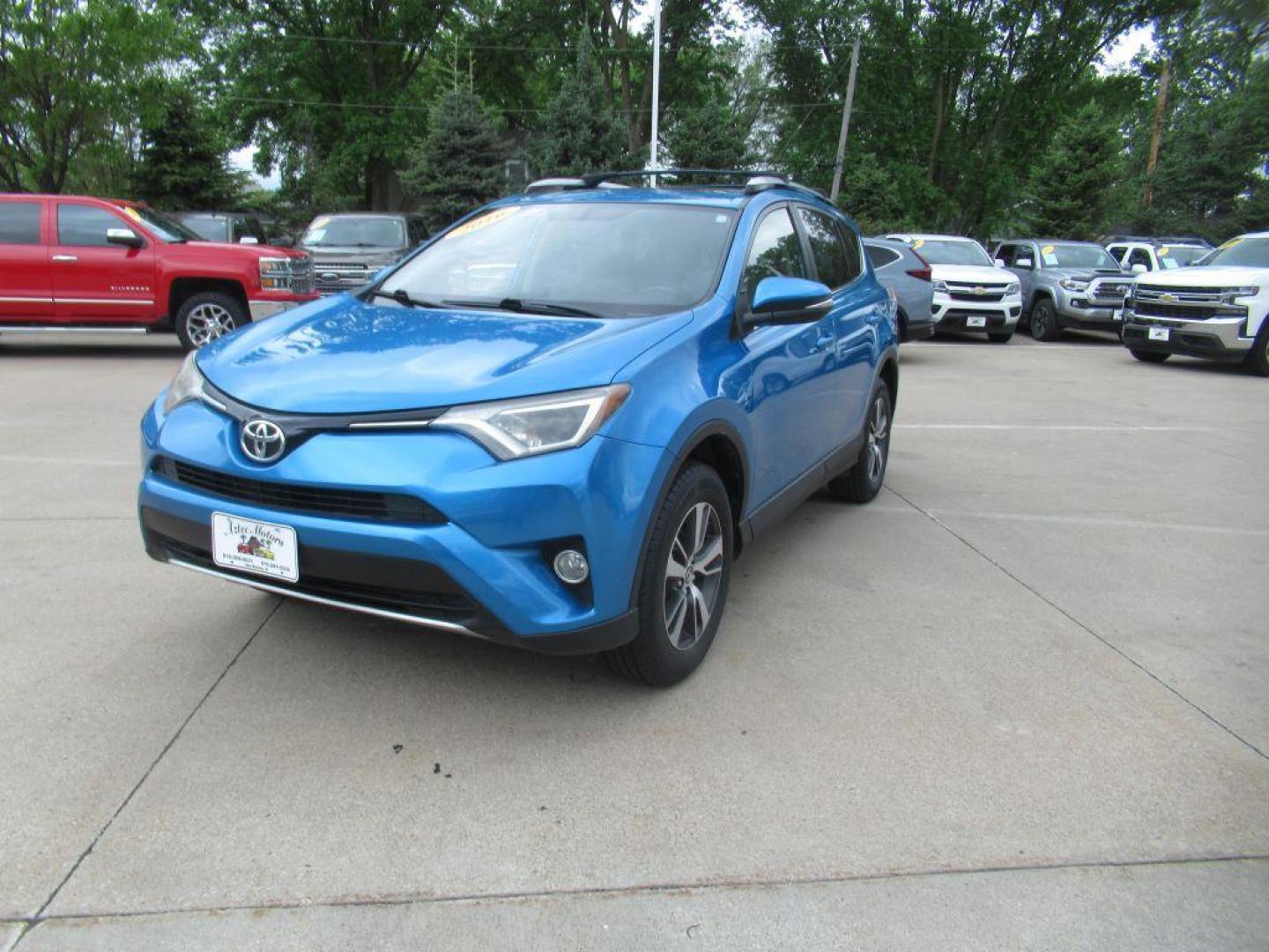 2016 BLUE TOYOTA RAV4 XLE (JTMRFREVXGD) with an 2.5L engine, Automatic transmission, located at 908 SE 14th Street, Des Moines, IA, 50317, (515) 281-0330, 41.580303, -93.597046 - Photo#0