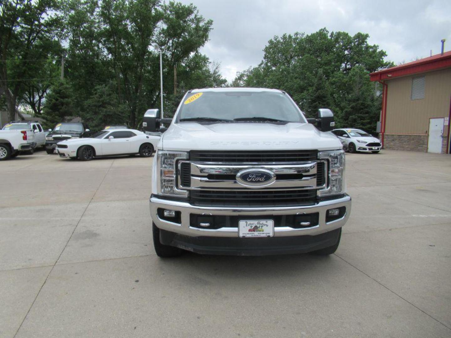 2019 WHITE FORD F250 SUPER DUTY (1FT7W2B60KE) with an 6.2L engine, Automatic transmission, located at 908 SE 14th Street, Des Moines, IA, 50317, (515) 281-0330, 41.580303, -93.597046 - Photo#1