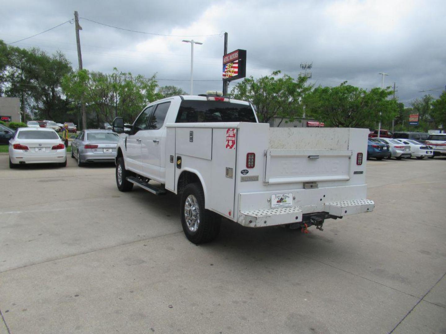 2019 WHITE FORD F250 SUPER DUTY (1FT7W2B60KE) with an 6.2L engine, Automatic transmission, located at 908 SE 14th Street, Des Moines, IA, 50317, (515) 281-0330, 41.580303, -93.597046 - Photo#6