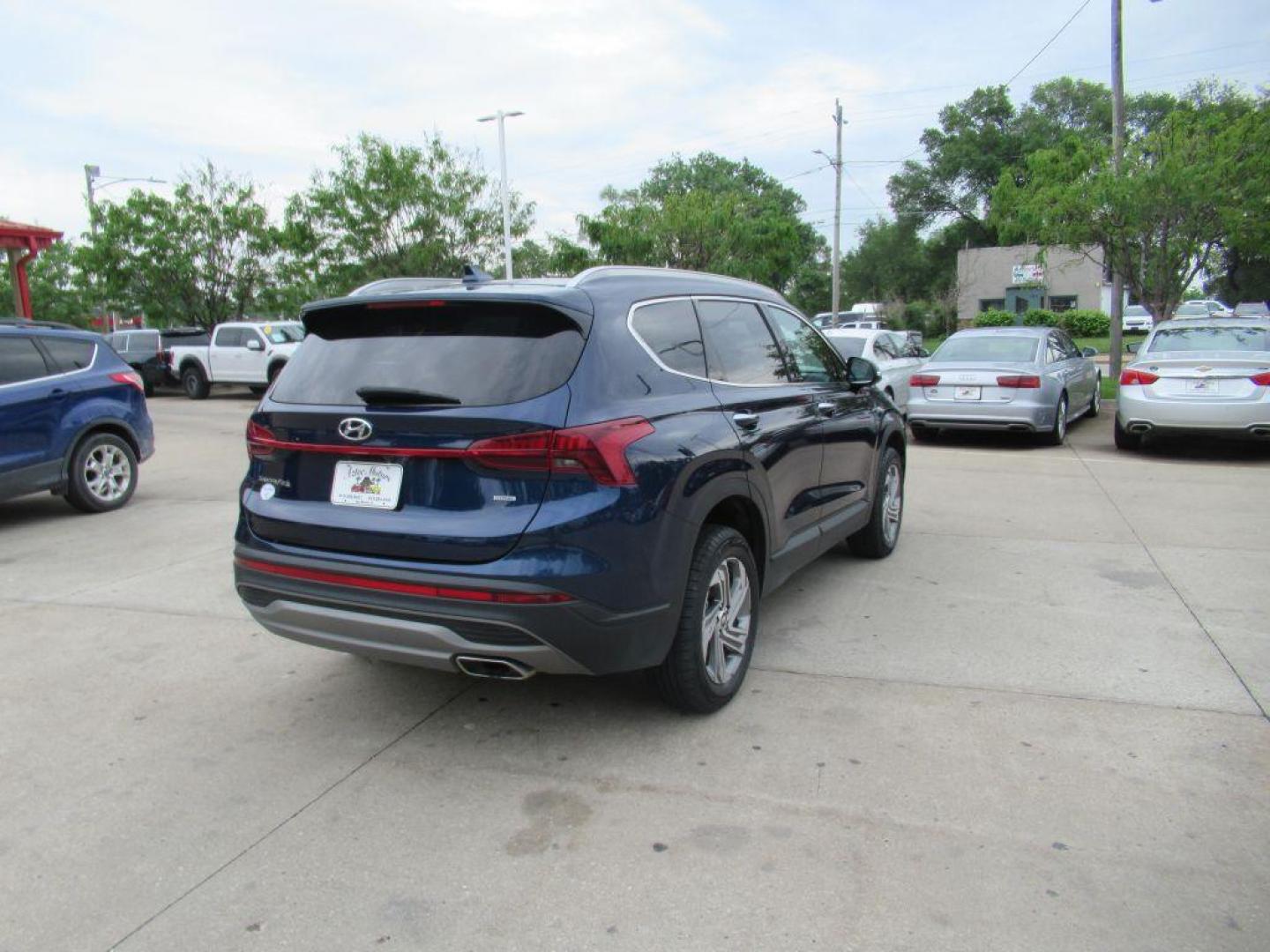 2023 BLUE HYUNDAI SANTA FE SEL (5NMS2DAJ7PH) with an 2.5L engine, Automatic transmission, located at 908 SE 14th Street, Des Moines, IA, 50317, (515) 281-0330, 41.580303, -93.597046 - Photo#4