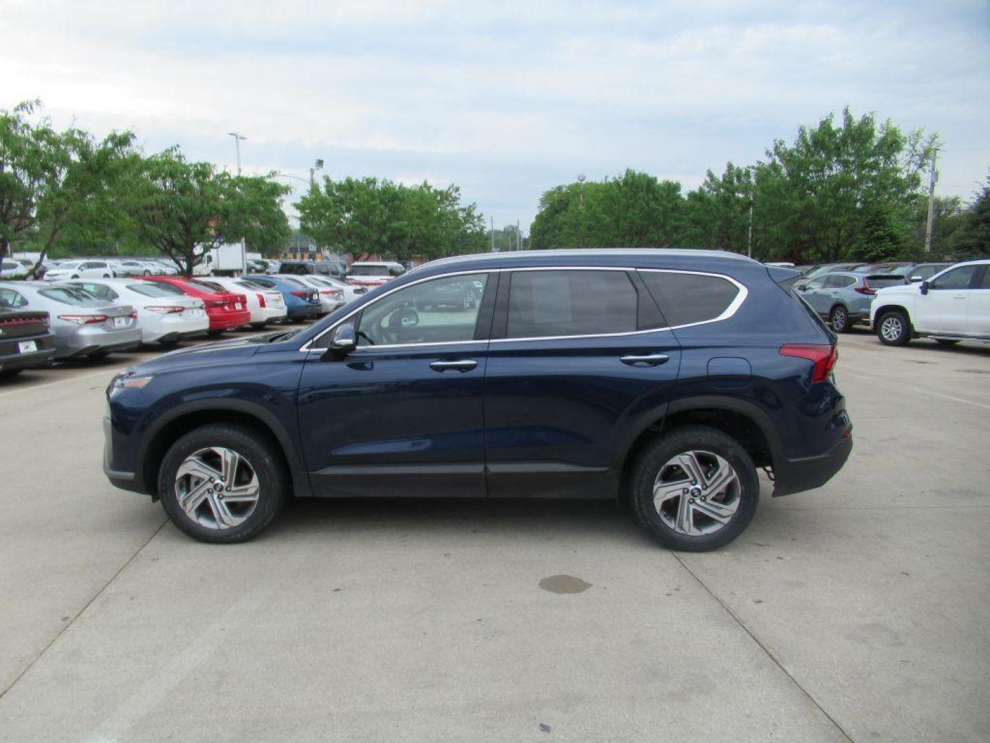 2023 BLUE HYUNDAI SANTA FE SEL (5NMS2DAJ7PH) with an 2.5L engine, Automatic transmission, located at 908 SE 14th Street, Des Moines, IA, 50317, (515) 281-0330, 41.580303, -93.597046 - Photo#7