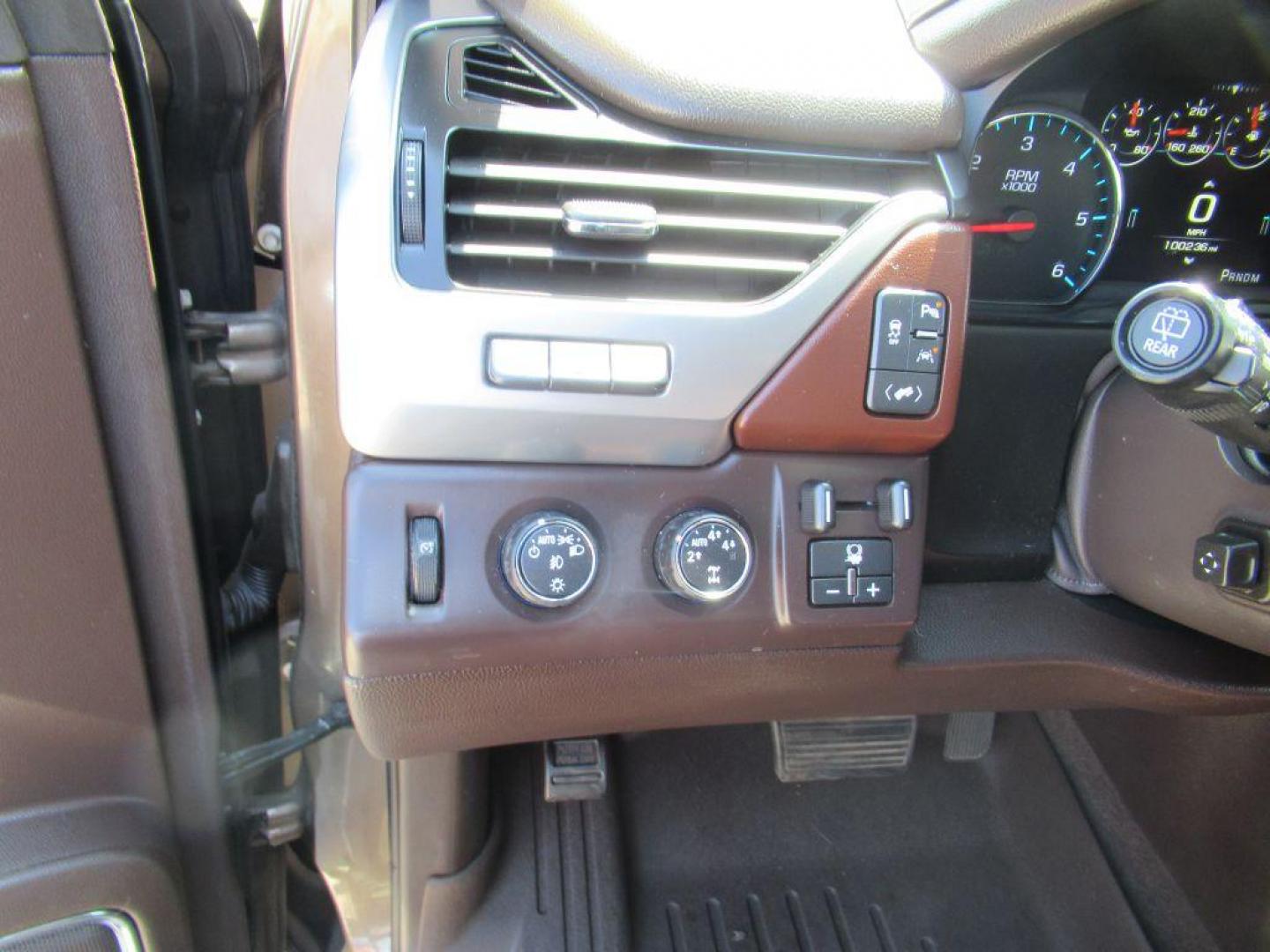 2016 BROWN CHEVROLET TAHOE LTZ (1GNSKCKC7GR) with an 5.3L engine, Automatic transmission, located at 908 SE 14th Street, Des Moines, IA, 50317, (515) 281-0330, 41.580303, -93.597046 - Photo#25