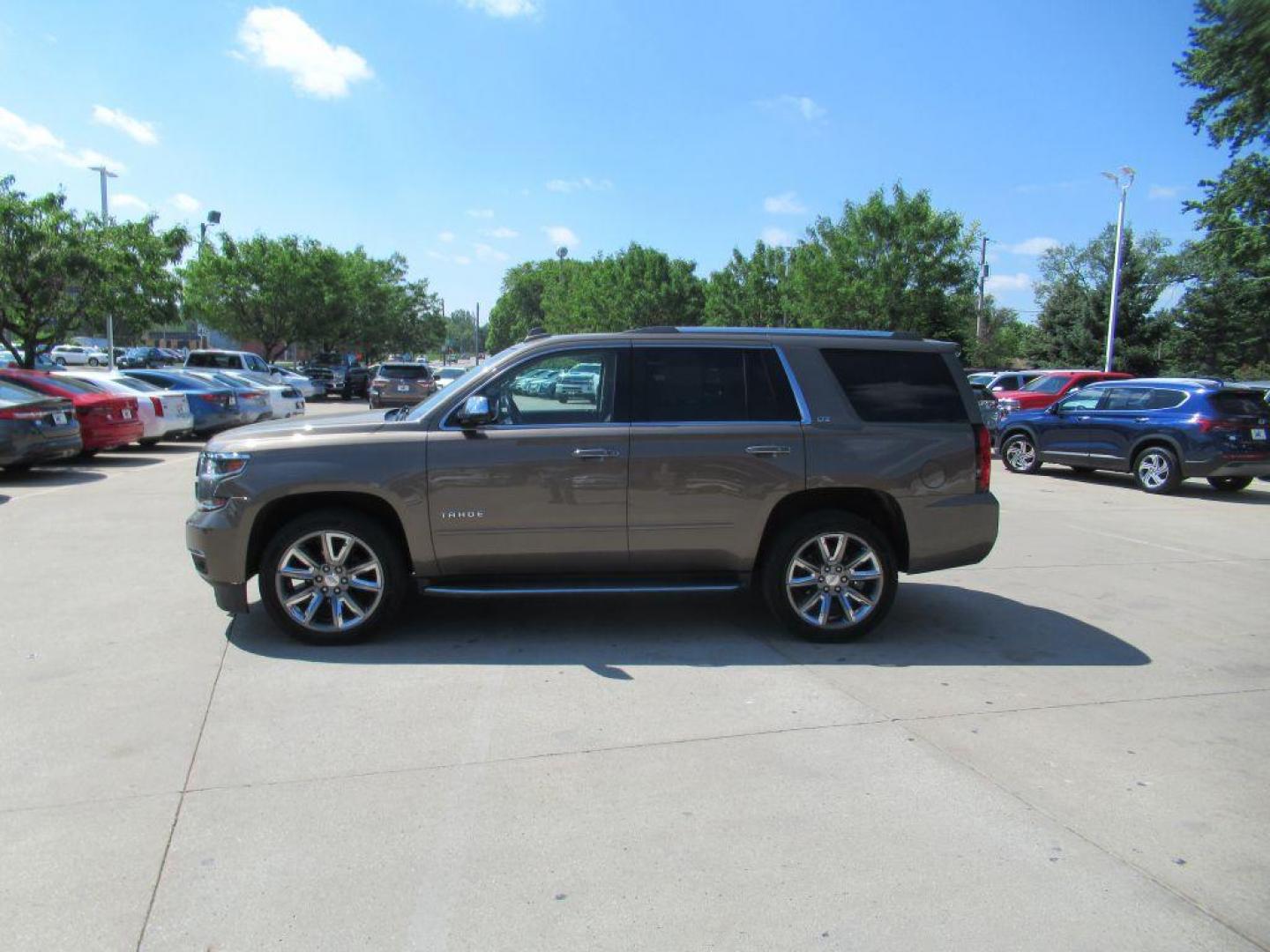 2016 BROWN CHEVROLET TAHOE LTZ (1GNSKCKC7GR) with an 5.3L engine, Automatic transmission, located at 908 SE 14th Street, Des Moines, IA, 50317, (515) 281-0330, 41.580303, -93.597046 - Photo#7