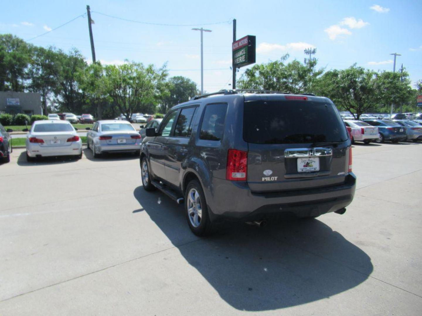 2015 GRAY HONDA PILOT EXL (5FNYF4H50FB) with an 3.5L engine, Automatic transmission, located at 908 SE 14th Street, Des Moines, IA, 50317, (515) 281-0330, 41.580303, -93.597046 - Photo#6