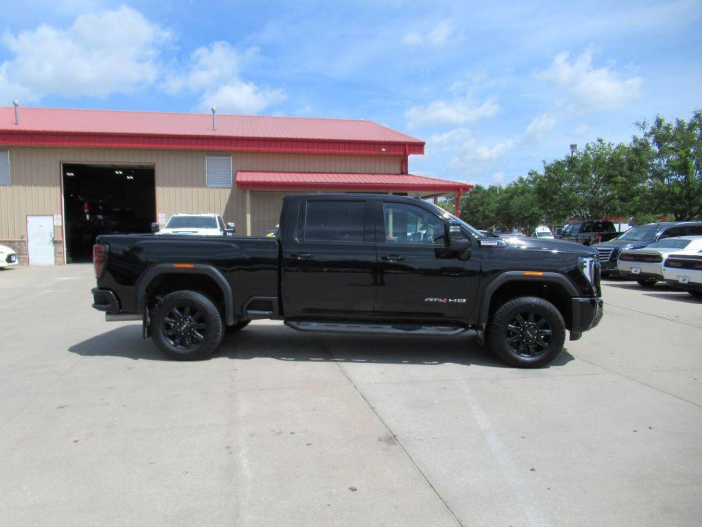 2024 BLACK GMC SIERRA 2500 AT4 (1GT49PEY2RF) with an 6.6L engine, Automatic transmission, located at 908 SE 14th Street, Des Moines, IA, 50317, (515) 281-0330, 41.580303, -93.597046 - Photo#3