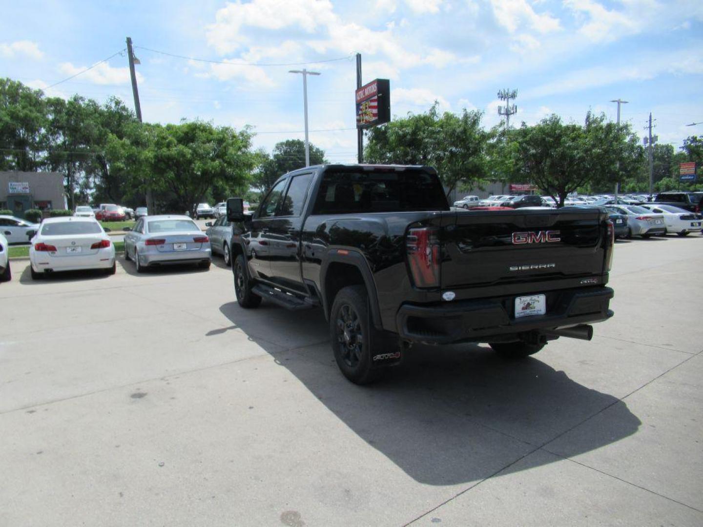 2024 BLACK GMC SIERRA 2500 AT4 (1GT49PEY2RF) with an 6.6L engine, Automatic transmission, located at 908 SE 14th Street, Des Moines, IA, 50317, (515) 281-0330, 41.580303, -93.597046 - Photo#6