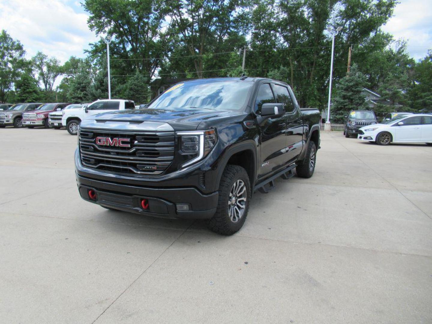 2023 BLACK GMC SIERRA 1500 AT4 (3GTUUEEL8PG) with an 6.2L engine, Automatic transmission, located at 908 SE 14th Street, Des Moines, IA, 50317, (515) 281-0330, 41.580303, -93.597046 - Photo#0