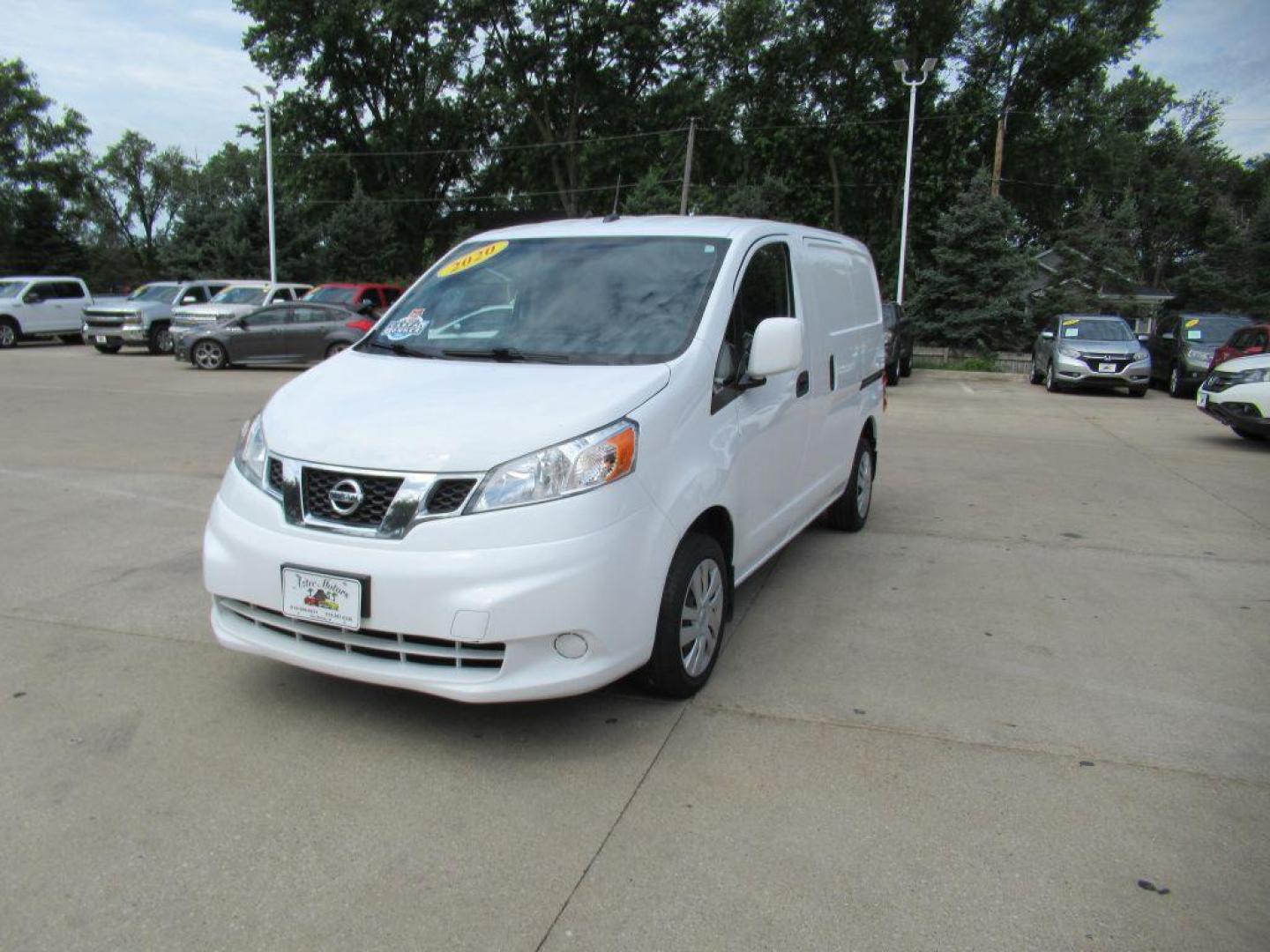 2020 WHITE NISSAN NV200 2.5S (3N6CM0KN6LK) with an 2.0L engine, Automatic transmission, located at 908 SE 14th Street, Des Moines, IA, 50317, (515) 281-0330, 41.580303, -93.597046 - Photo#0