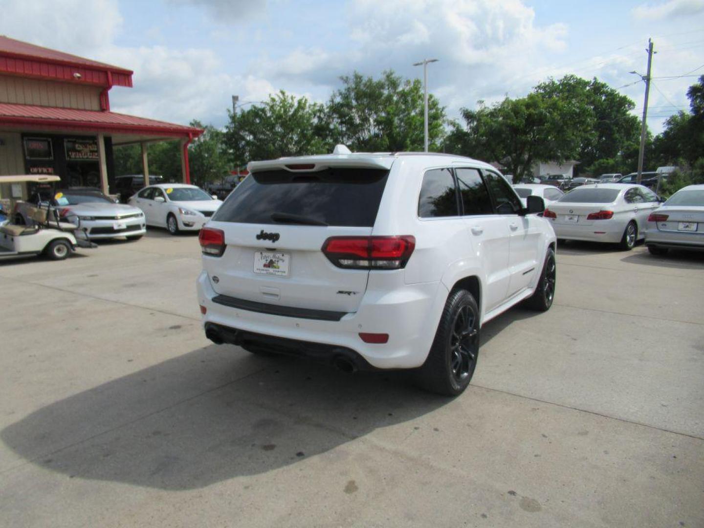 2014 WHITE JEEP GRAND CHEROKEE SRT-8 (1C4RJFDJ0EC) with an 6.4L engine, Automatic transmission, located at 908 SE 14th Street, Des Moines, IA, 50317, (515) 281-0330, 41.580303, -93.597046 - Photo#4