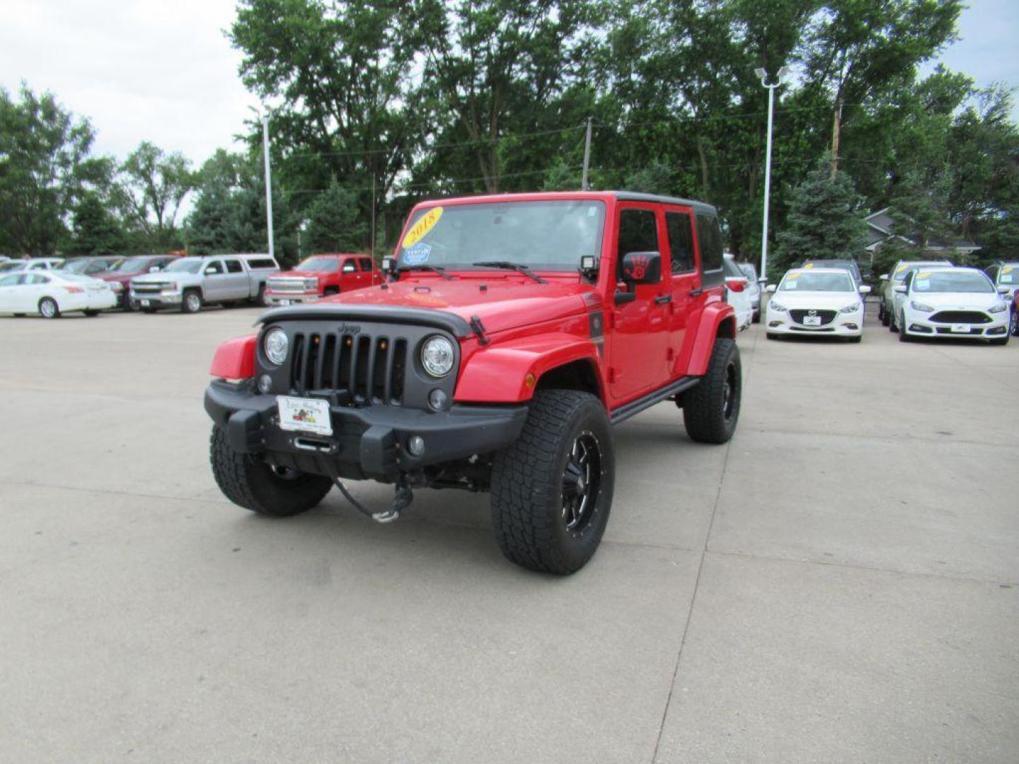 2018 RED JEEP WRANGLER UNLIMI SPORT (1C4BJWDG2JL) with an 3.6L engine, Automatic transmission, located at 908 SE 14th Street, Des Moines, IA, 50317, (515) 281-0330, 41.580303, -93.597046 - Photo#0