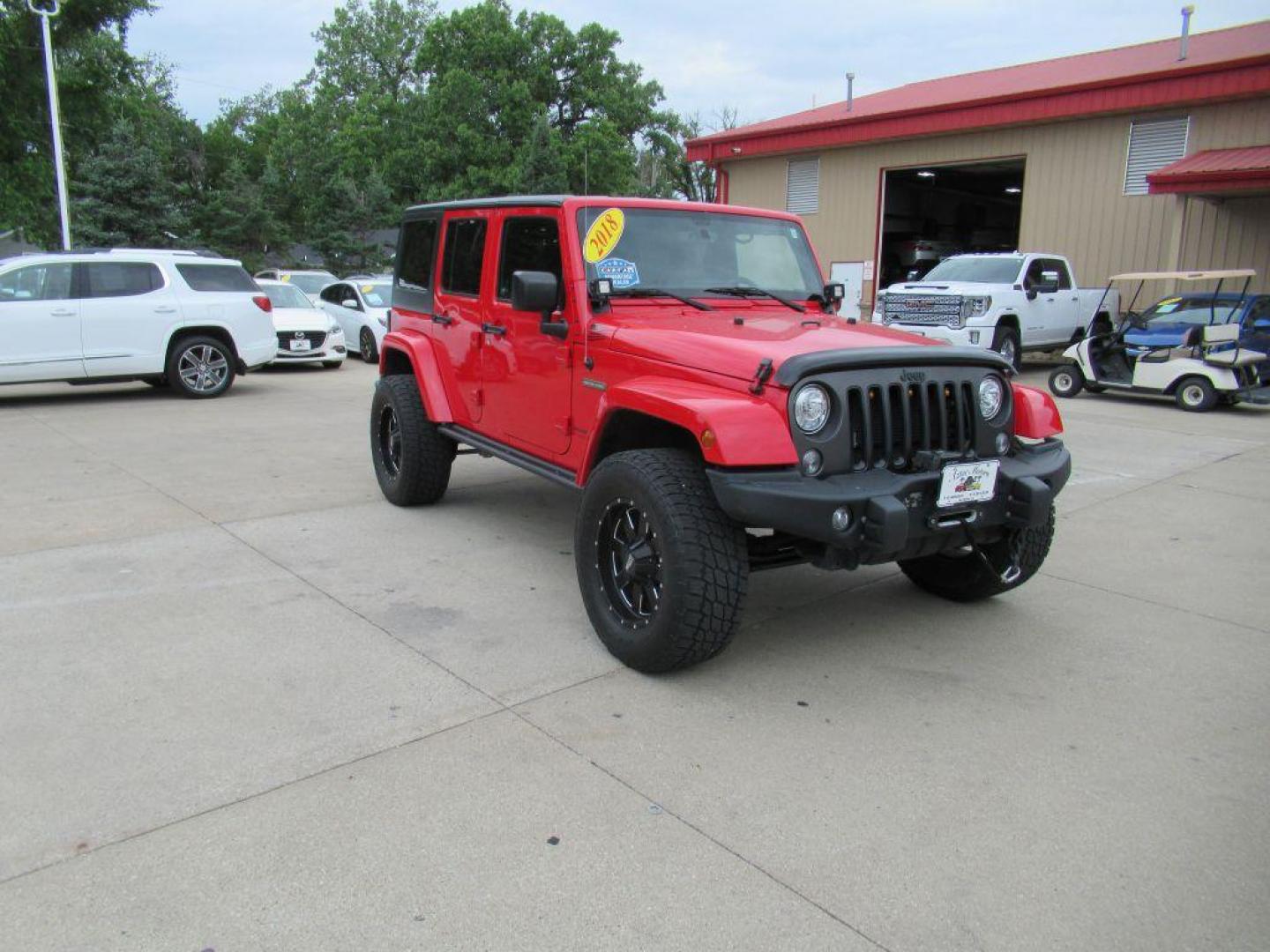 2018 RED JEEP WRANGLER UNLIMI SPORT (1C4BJWDG2JL) with an 3.6L engine, Automatic transmission, located at 908 SE 14th Street, Des Moines, IA, 50317, (515) 281-0330, 41.580303, -93.597046 - Photo#2