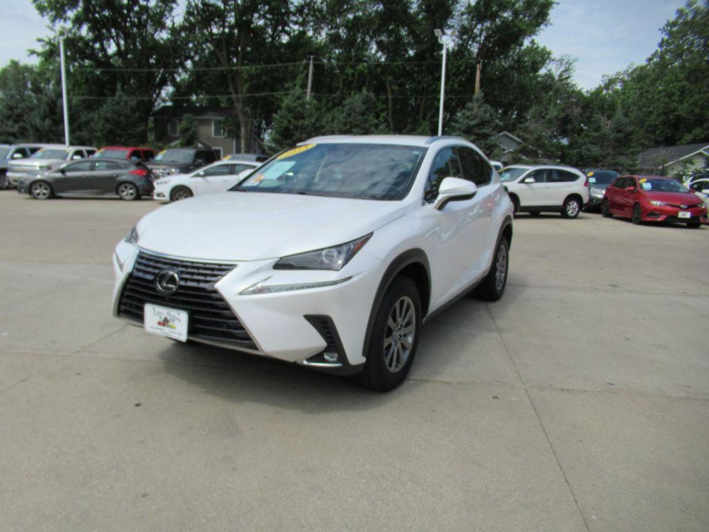 2018 WHITE LEXUS NX 300 BASE (JTJBARBZ2J2) with an 2.0L engine, Automatic transmission, located at 908 SE 14th Street, Des Moines, IA, 50317, (515) 281-0330, 41.580303, -93.597046 - Photo#0