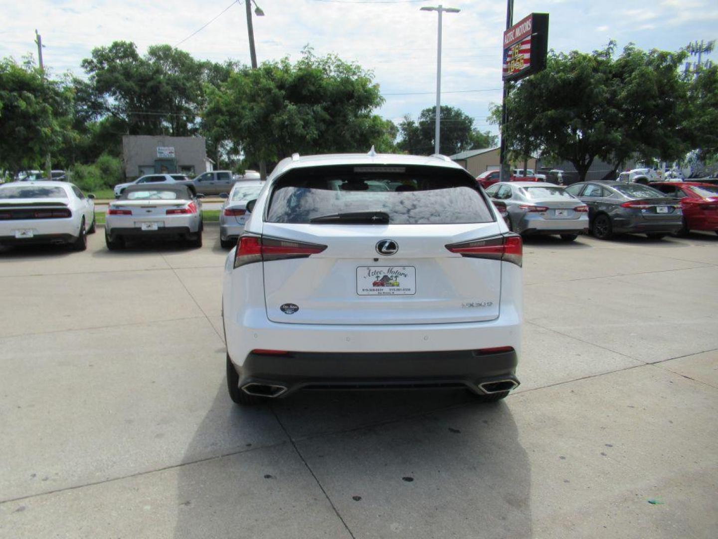 2018 WHITE LEXUS NX 300 BASE (JTJBARBZ2J2) with an 2.0L engine, Automatic transmission, located at 908 SE 14th Street, Des Moines, IA, 50317, (515) 281-0330, 41.580303, -93.597046 - Photo#5