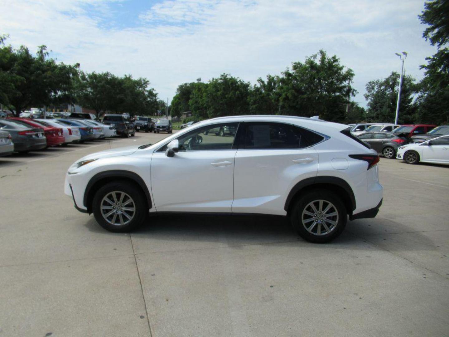 2018 WHITE LEXUS NX 300 BASE (JTJBARBZ2J2) with an 2.0L engine, Automatic transmission, located at 908 SE 14th Street, Des Moines, IA, 50317, (515) 281-0330, 41.580303, -93.597046 - Photo#7