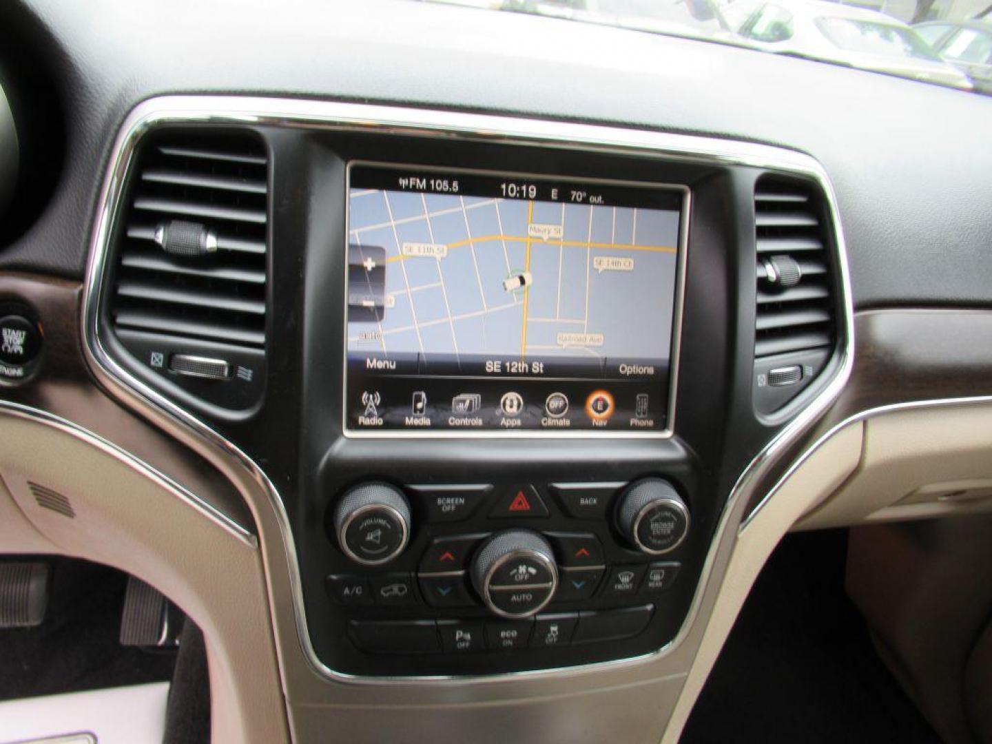 2015 RED JEEP GRAND CHEROKEE LIMITED (1C4RJFBG7FC) with an 3.6L engine, Automatic transmission, located at 908 SE 14th Street, Des Moines, IA, 50317, (515) 281-0330, 41.580303, -93.597046 - Photo#20