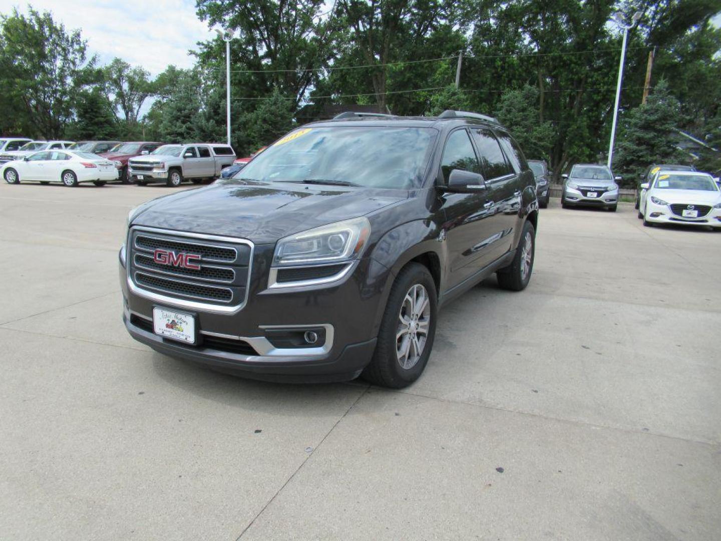 2013 GRAY GMC ACADIA SLT-1 (1GKKVRKD6DJ) with an 3.6L engine, Automatic transmission, located at 908 SE 14th Street, Des Moines, IA, 50317, (515) 281-0330, 41.580303, -93.597046 - Photo#0