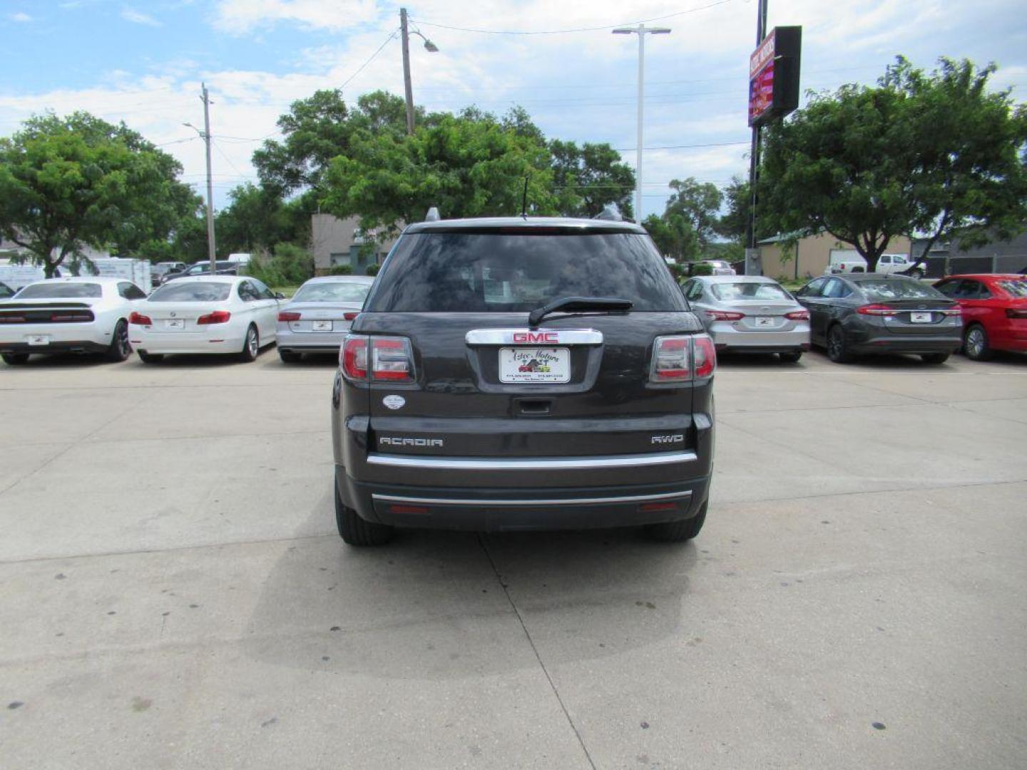 2013 GRAY GMC ACADIA SLT-1 (1GKKVRKD6DJ) with an 3.6L engine, Automatic transmission, located at 908 SE 14th Street, Des Moines, IA, 50317, (515) 281-0330, 41.580303, -93.597046 - Photo#5