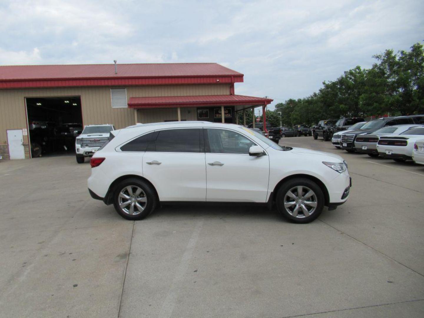 2014 WHITE ACURA MDX ADVANCE (5FRYD4H85EB) with an 3.5L engine, Automatic transmission, located at 908 SE 14th Street, Des Moines, IA, 50317, (515) 281-0330, 41.580303, -93.597046 - Photo#3