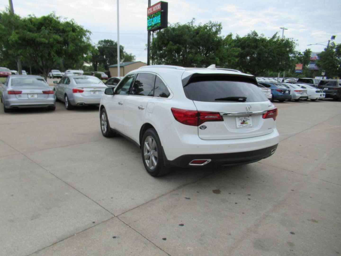 2014 WHITE ACURA MDX ADVANCE (5FRYD4H85EB) with an 3.5L engine, Automatic transmission, located at 908 SE 14th Street, Des Moines, IA, 50317, (515) 281-0330, 41.580303, -93.597046 - Photo#6