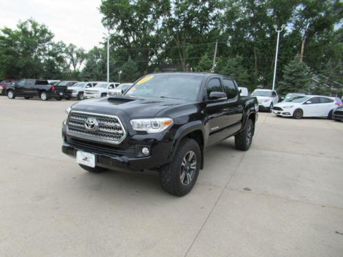 2017 TOYOTA TACOMA 4DR