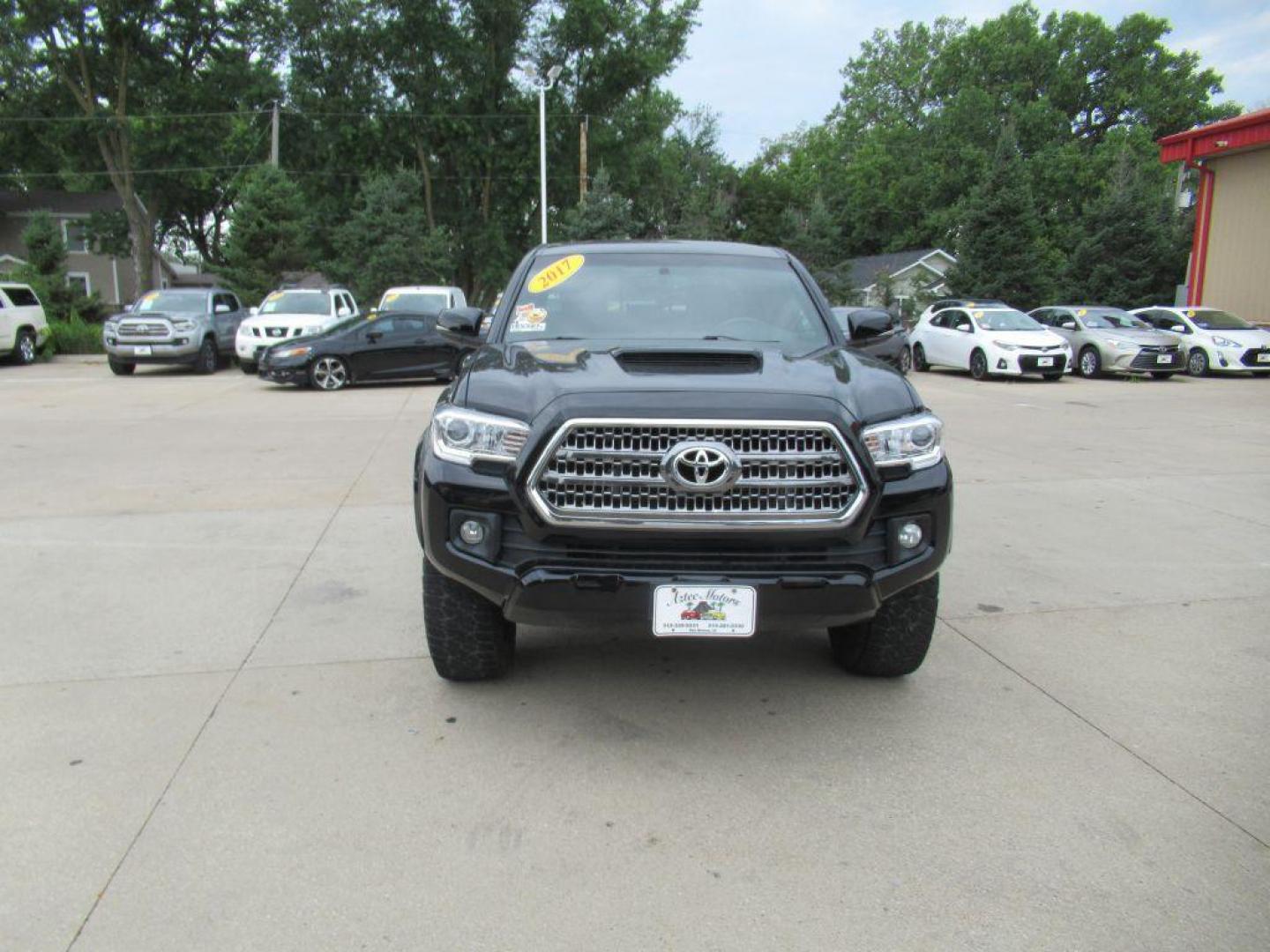 2017 BLACK TOYOTA TACOMA DOUBLE CAB (3TMCZ5AN1HM) with an 3.5L engine, Automatic transmission, located at 908 SE 14th Street, Des Moines, IA, 50317, (515) 281-0330, 41.580303, -93.597046 - Photo#1