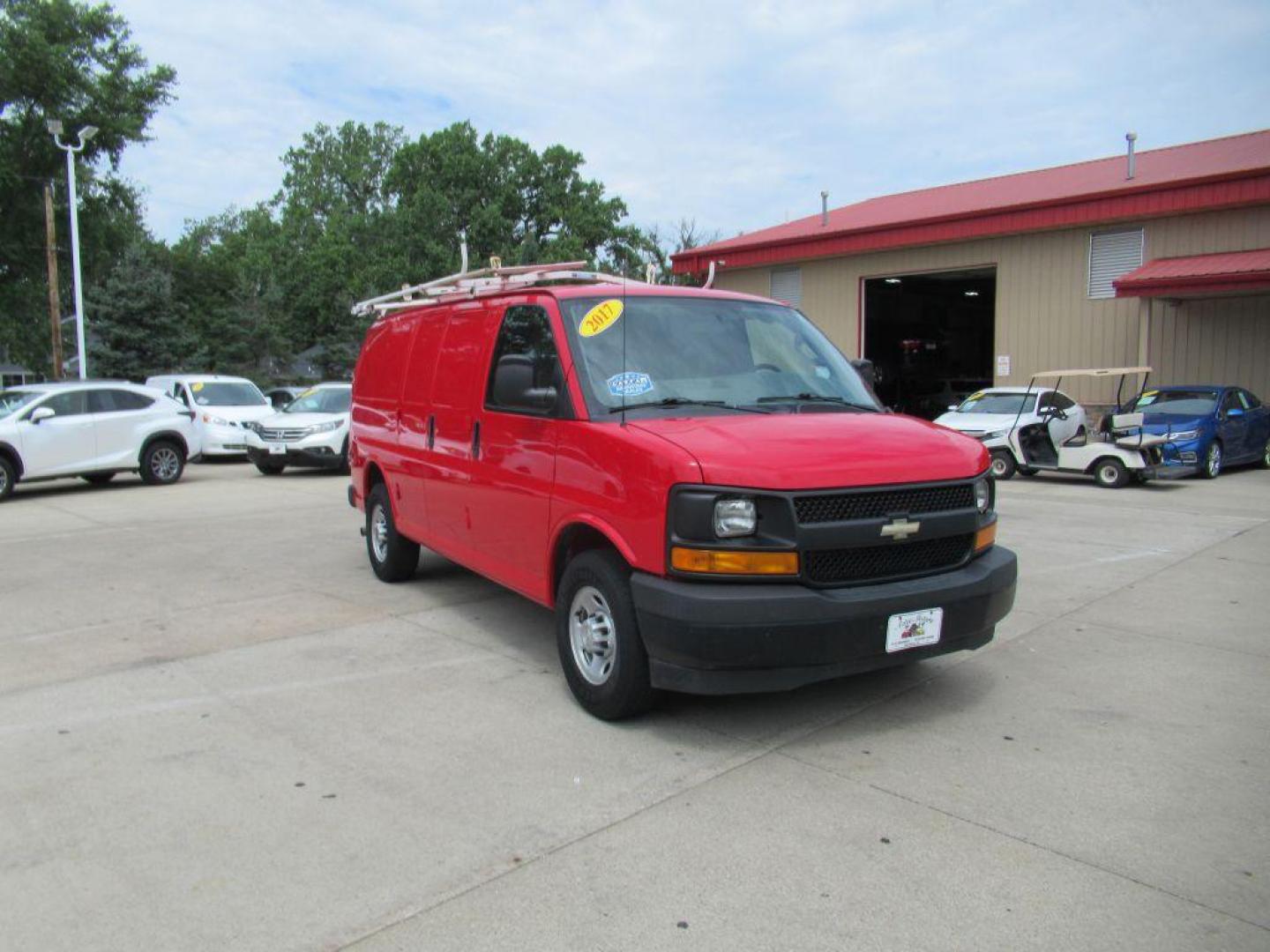 2017 RED CHEVROLET EXPRESS G3500 (1GCZGGFGXH1) with an 6.0L engine, Automatic transmission, located at 908 SE 14th Street, Des Moines, IA, 50317, (515) 281-0330, 41.580303, -93.597046 - Photo#2