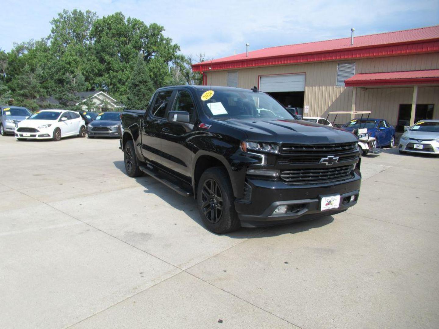 2022 BLACK CHEVROLET SILVERADO LTD 1 RST (3GCUYEED5NG) with an 5.3L engine, Automatic transmission, located at 908 SE 14th Street, Des Moines, IA, 50317, (515) 281-0330, 41.580303, -93.597046 - Photo#2