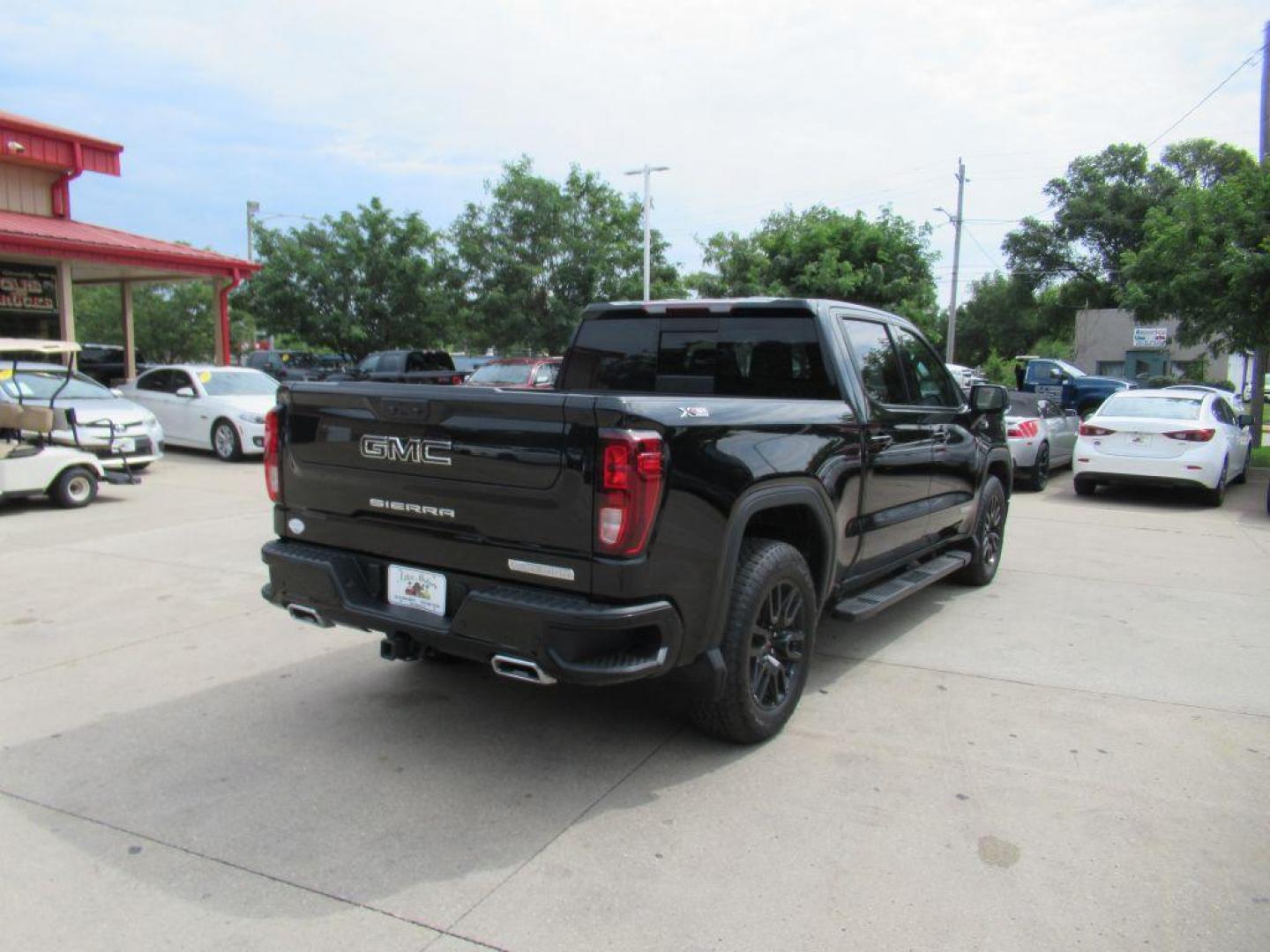 2022 BLACK GMC SIERRA 1500 ELEVATION (3GTUUCET9NG) with an 3.0L engine, Automatic transmission, located at 908 SE 14th Street, Des Moines, IA, 50317, (515) 281-0330, 41.580303, -93.597046 - Photo#4