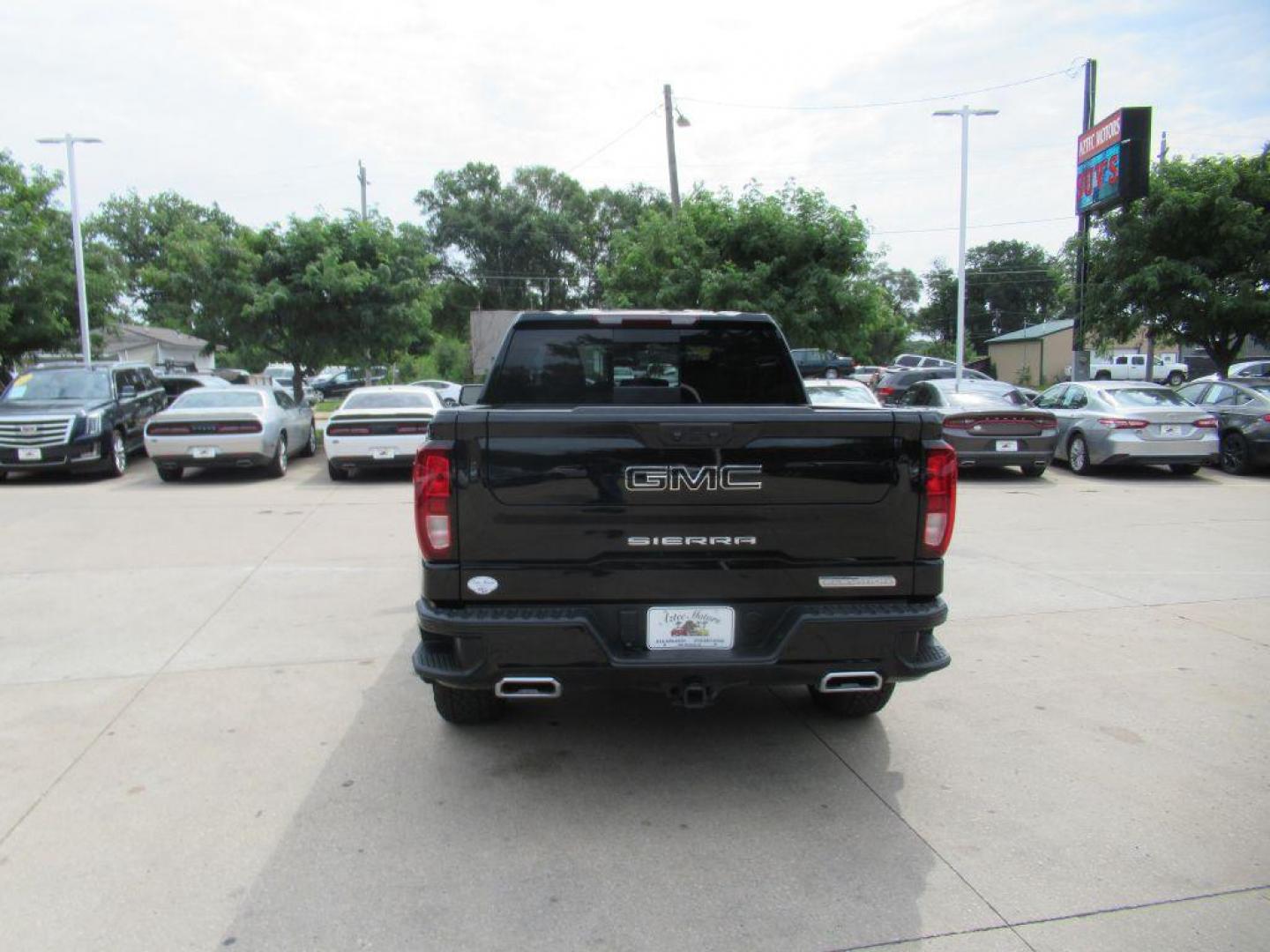 2022 BLACK GMC SIERRA 1500 ELEVATION (3GTUUCET9NG) with an 3.0L engine, Automatic transmission, located at 908 SE 14th Street, Des Moines, IA, 50317, (515) 281-0330, 41.580303, -93.597046 - Photo#5