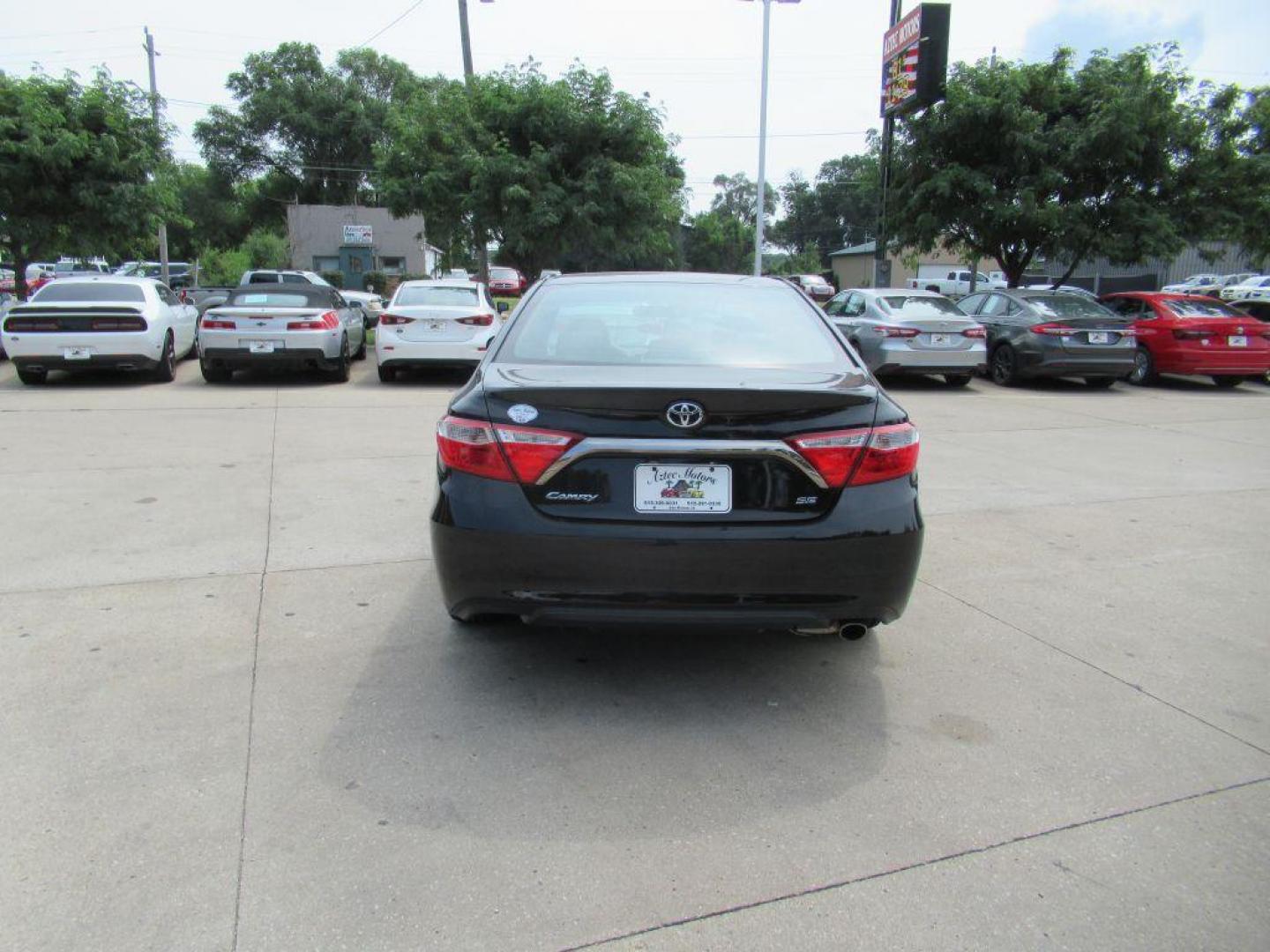 2015 BLACK TOYOTA CAMRY LE (4T1BF1FK3FU) with an 2.5L engine, Automatic transmission, located at 908 SE 14th Street, Des Moines, IA, 50317, (515) 281-0330, 41.580303, -93.597046 - Photo#5