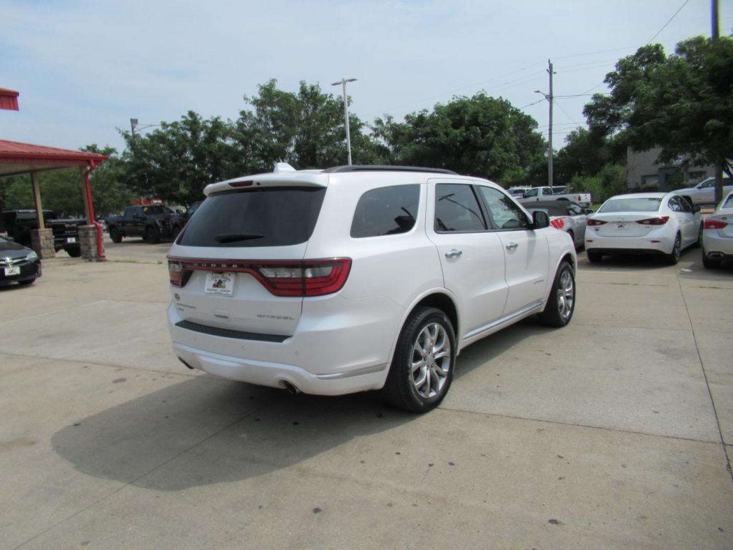 2017 WHITE DODGE DURANGO CITADEL (1C4RDJEG5HC) with an 3.6L engine, Automatic transmission, located at 908 SE 14th Street, Des Moines, IA, 50317, (515) 281-0330, 41.580303, -93.597046 - Photo#4