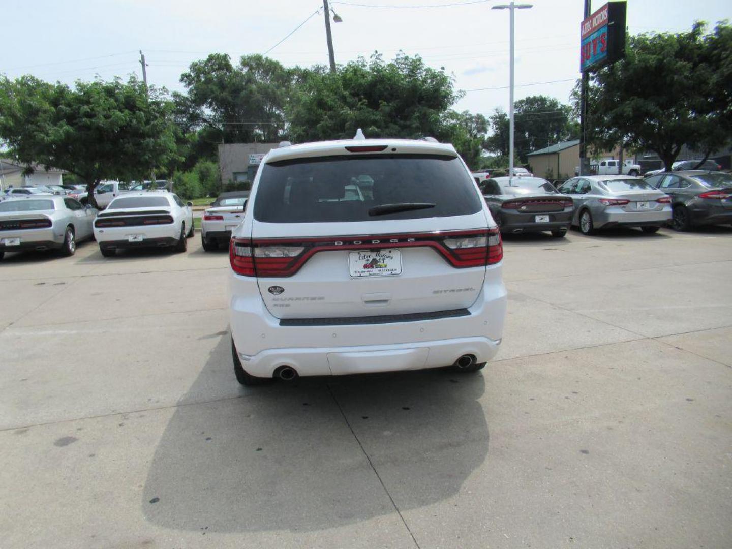 2017 WHITE DODGE DURANGO CITADEL (1C4RDJEG5HC) with an 3.6L engine, Automatic transmission, located at 908 SE 14th Street, Des Moines, IA, 50317, (515) 281-0330, 41.580303, -93.597046 - Photo#5