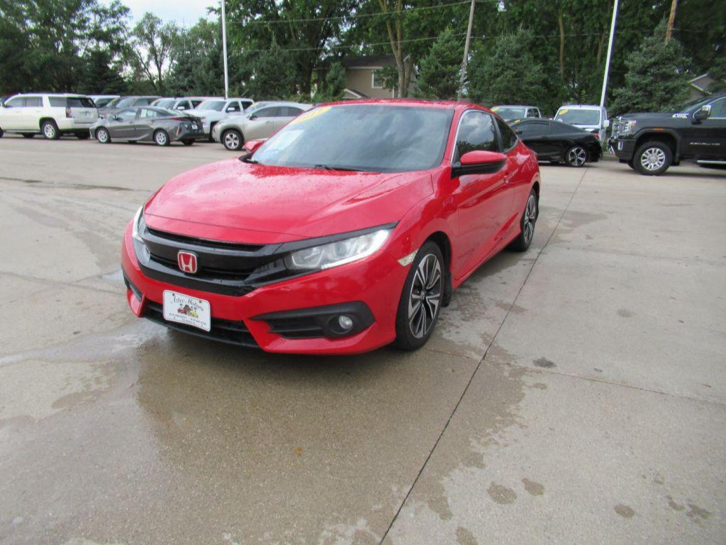 2017 RED HONDA CIVIC EX (2HGFC3B39HH) with an 1.5L engine, Continuously Variable transmission, located at 908 SE 14th Street, Des Moines, IA, 50317, (515) 281-0330, 41.580303, -93.597046 - Photo#0