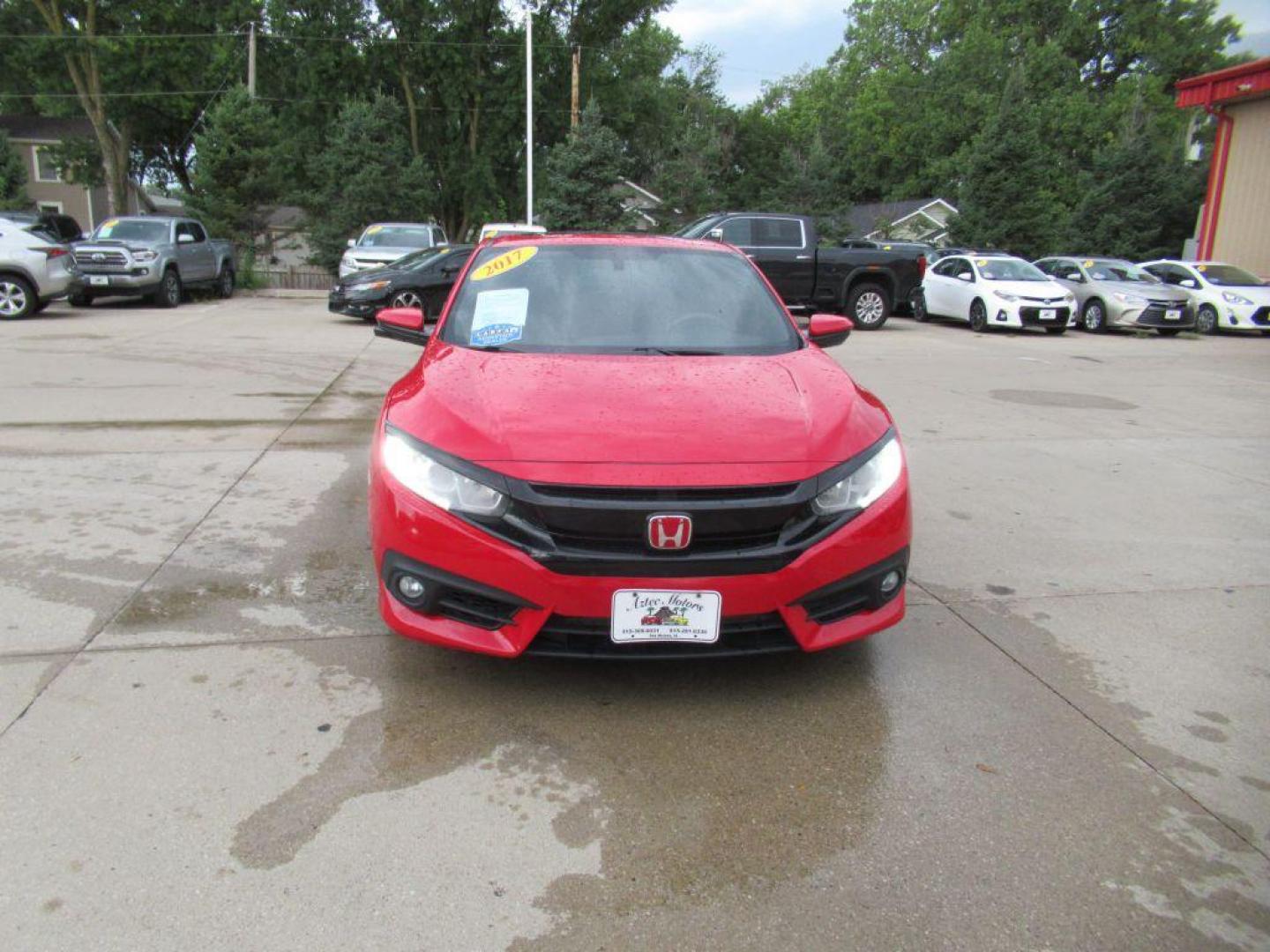 2017 RED HONDA CIVIC EX (2HGFC3B39HH) with an 1.5L engine, Continuously Variable transmission, located at 908 SE 14th Street, Des Moines, IA, 50317, (515) 281-0330, 41.580303, -93.597046 - Photo#1