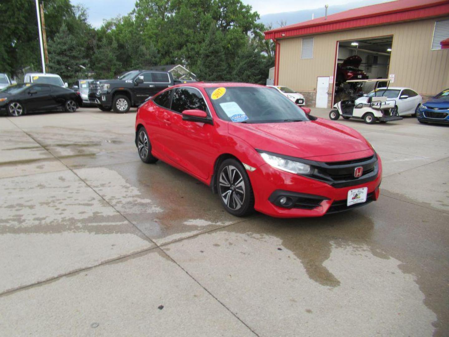 2017 RED HONDA CIVIC EX (2HGFC3B39HH) with an 1.5L engine, Continuously Variable transmission, located at 908 SE 14th Street, Des Moines, IA, 50317, (515) 281-0330, 41.580303, -93.597046 - Photo#2