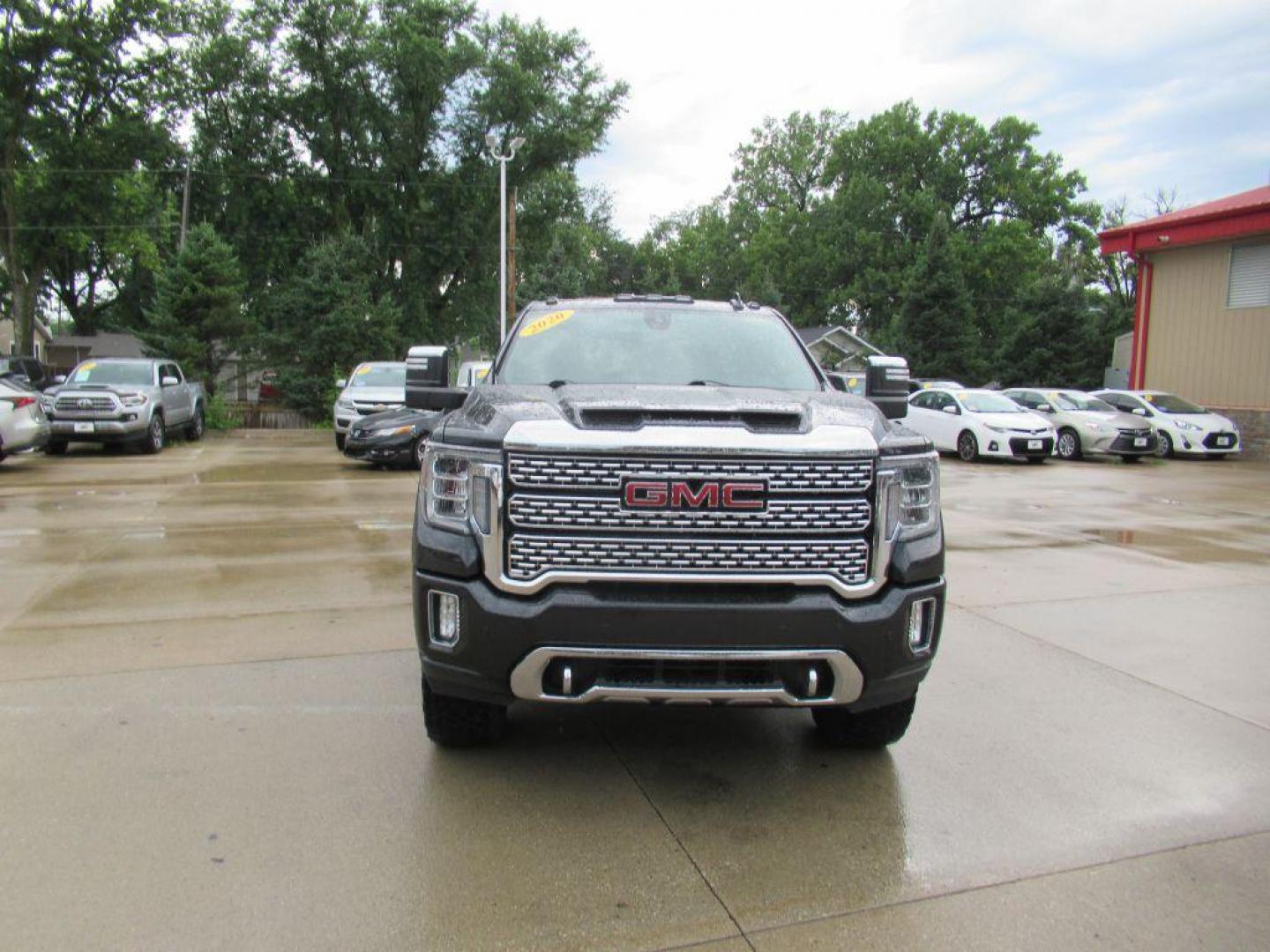 2020 BLACK GMC SIERRA 2500 DENALI (1GT19REY3LF) with an 6.6L engine, Automatic transmission, located at 908 SE 14th Street, Des Moines, IA, 50317, (515) 281-0330, 41.580303, -93.597046 - Photo#1