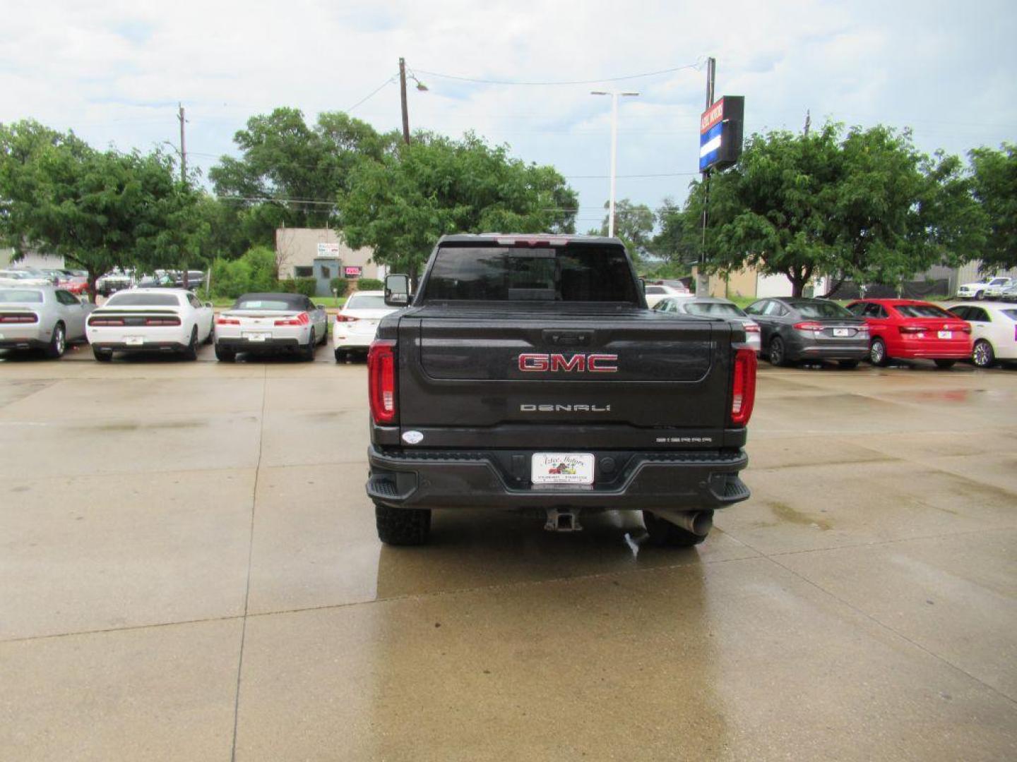 2020 BLACK GMC SIERRA 2500 DENALI (1GT19REY3LF) with an 6.6L engine, Automatic transmission, located at 908 SE 14th Street, Des Moines, IA, 50317, (515) 281-0330, 41.580303, -93.597046 - Photo#5