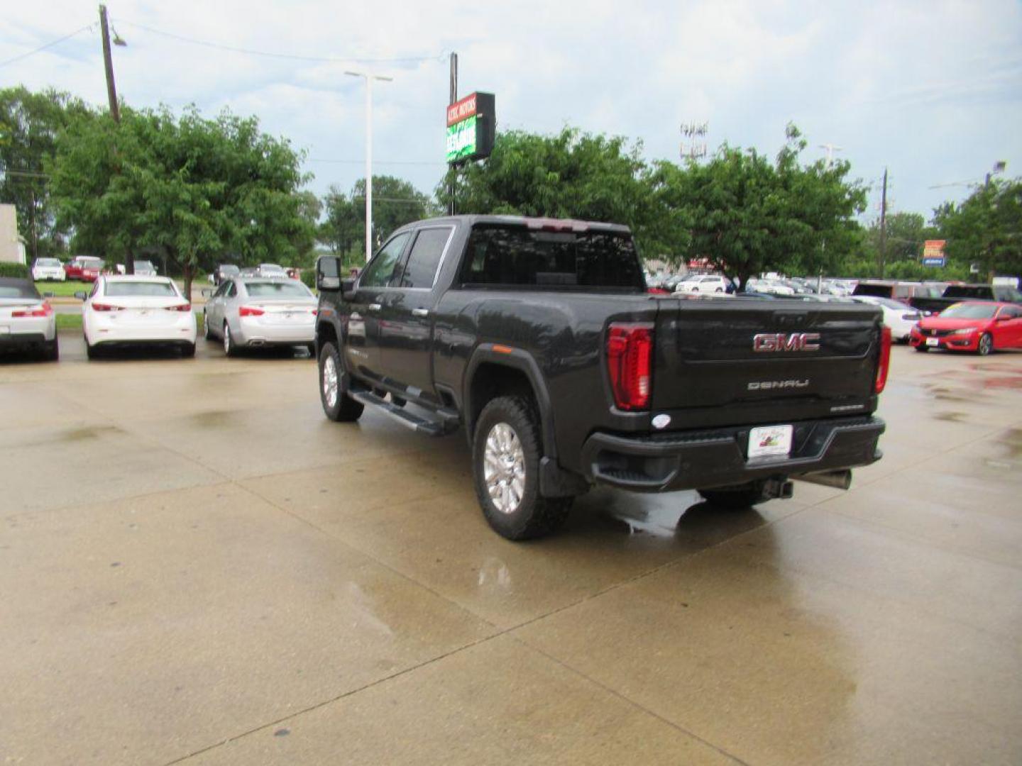 2020 BLACK GMC SIERRA 2500 DENALI (1GT19REY3LF) with an 6.6L engine, Automatic transmission, located at 908 SE 14th Street, Des Moines, IA, 50317, (515) 281-0330, 41.580303, -93.597046 - Photo#6