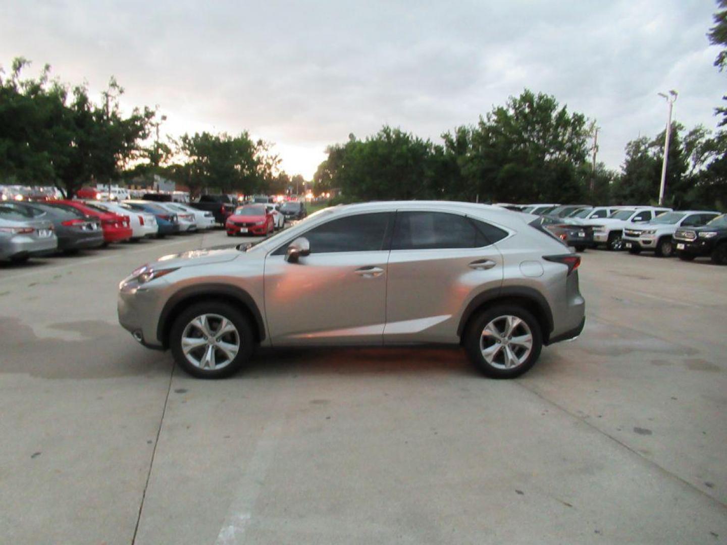 2017 SILVER LEXUS NX 200T BASE (JTJBARBZXH2) with an 2.0L engine, Automatic transmission, located at 908 SE 14th Street, Des Moines, IA, 50317, (515) 281-0330, 41.580303, -93.597046 - Photo#7