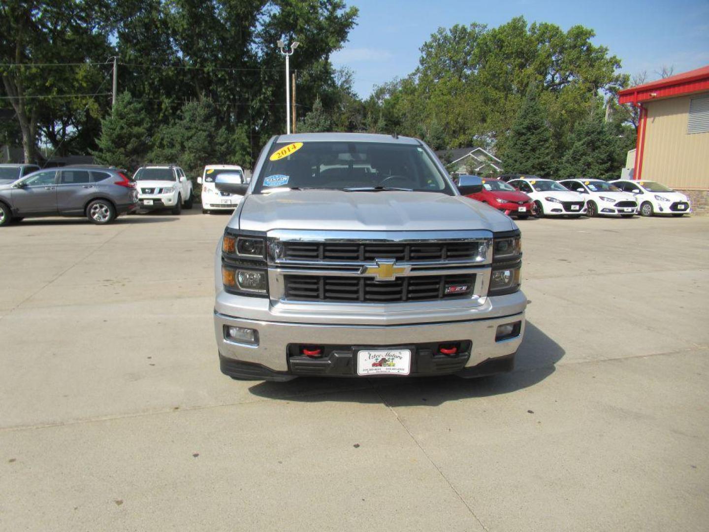 2014 SILVER CHEVROLET SILVERADO 1500 CREW CAB LT (3GCUKREC2EG) with an 5.3L engine, Automatic transmission, located at 908 SE 14th Street, Des Moines, IA, 50317, (515) 281-0330, 41.580303, -93.597046 - Photo#1