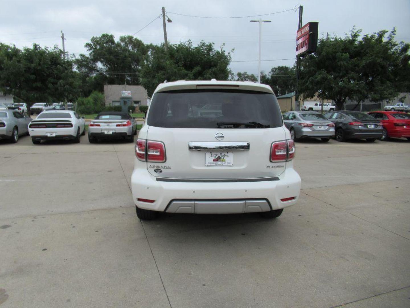 2018 WHITE NISSAN ARMADA PLATINUM (JN8AY2NE7J9) with an 5.6L engine, Automatic transmission, located at 908 SE 14th Street, Des Moines, IA, 50317, (515) 281-0330, 41.580303, -93.597046 - Photo#5