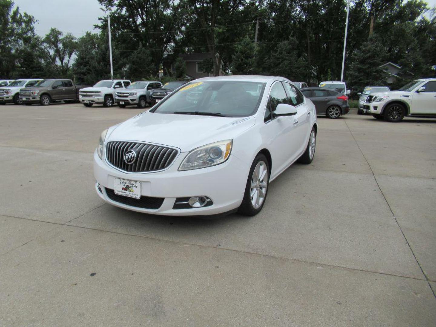 2014 WHITE BUICK VERANO CONVENIENCE (1G4PR5SKXE4) with an 2.4L engine, Automatic transmission, located at 908 SE 14th Street, Des Moines, IA, 50317, (515) 281-0330, 41.580303, -93.597046 - Photo#0